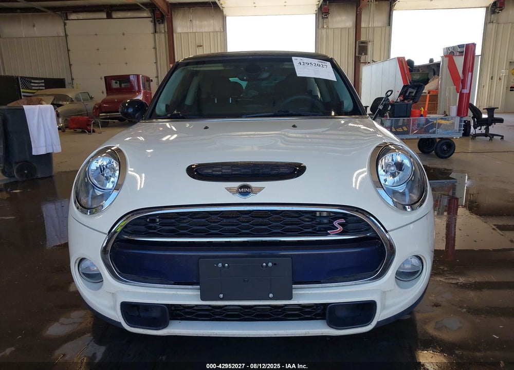 2017 MINI HARDTOP VIN: WMWXP7C3XH3C61932
