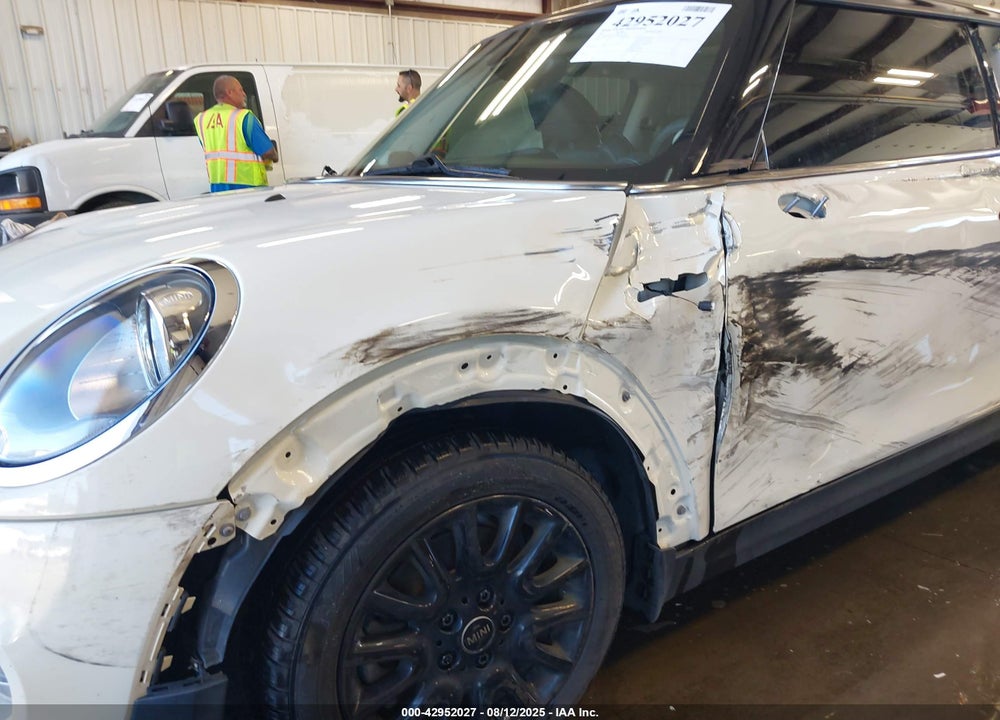 2017 MINI HARDTOP VIN: WMWXP7C3XH3C61932