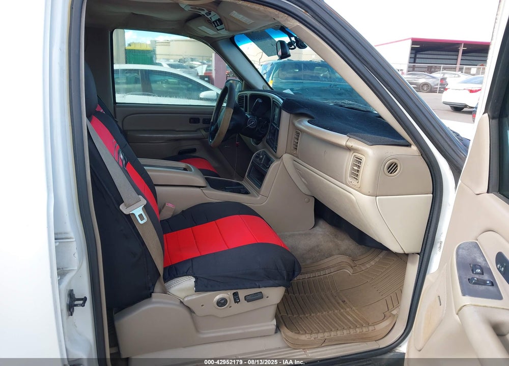 2004 CHEVROLET TAHOE LT VIN: 1GNEC13Z84R131621