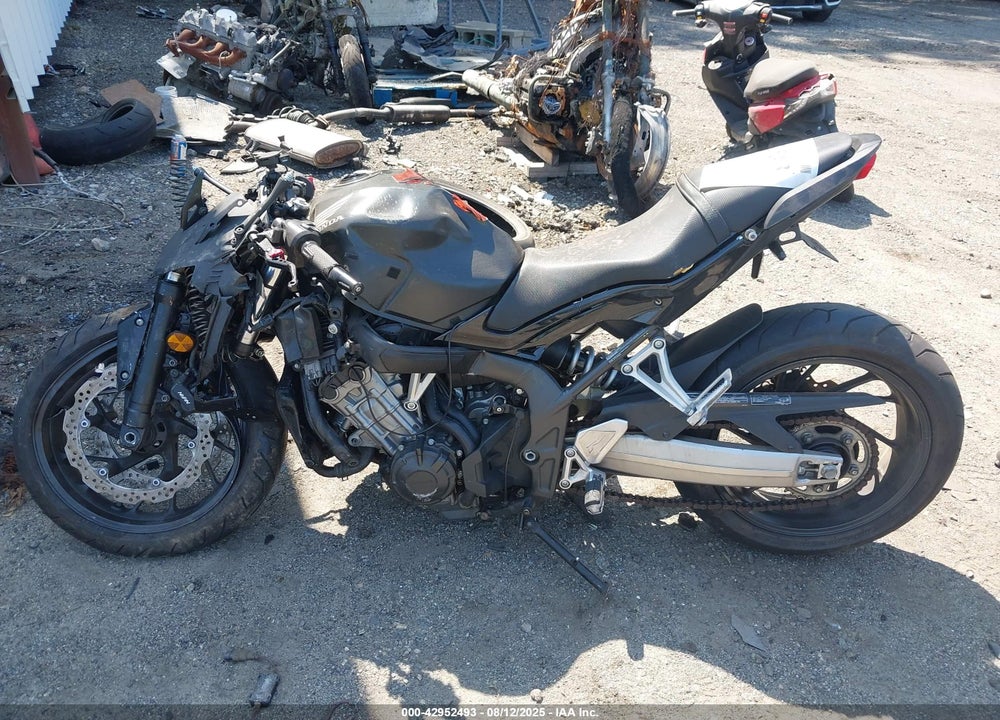 2016 HONDA CBR650 F VIN: MLHRC7406G5200411