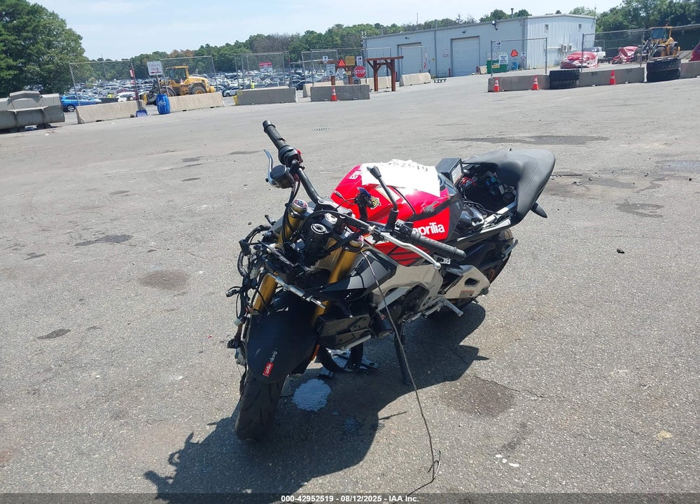 2019 APRILIA TUONO V4 VIN: ZD4KGU007KS000973