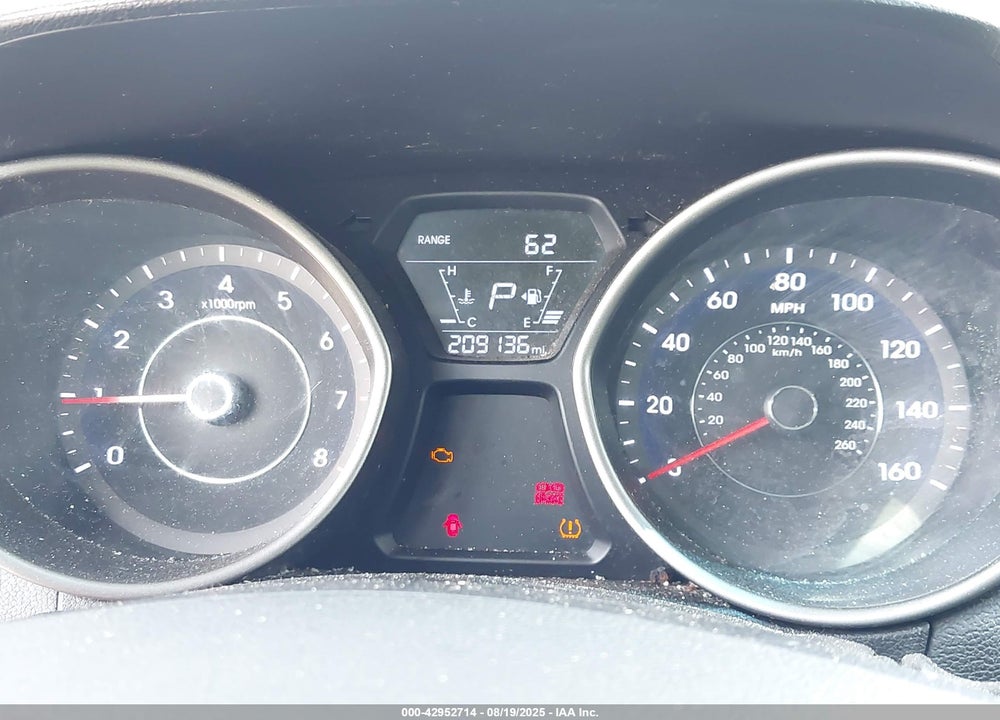 2016 HYUNDAI ELANTRA VIN: 5NPDH4AE7GH724731