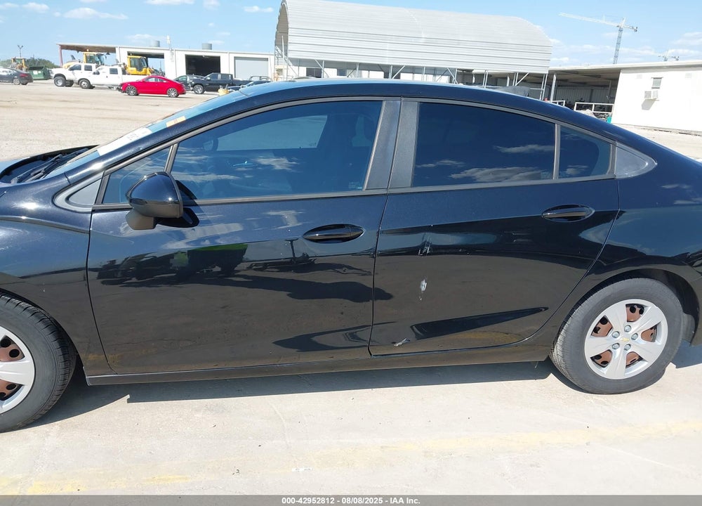 2017 CHEVROLET CRUZE VIN: 1G1BC5SM7H7260243