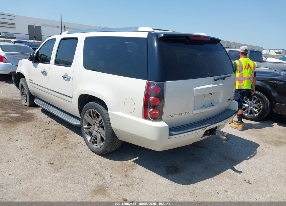 2013 GMC YUKON XL VIN: 1GKS1MEF6DR376721
