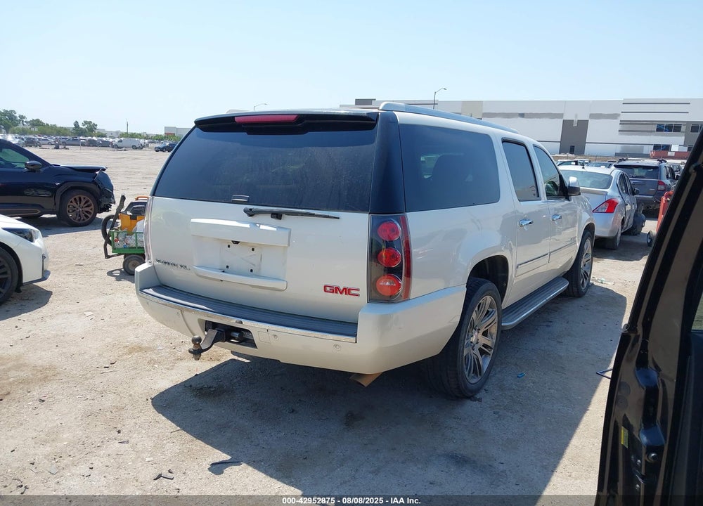 2013 GMC YUKON XL VIN: 1GKS1MEF6DR376721