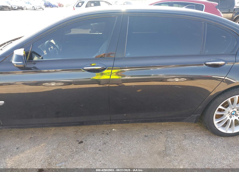 2015 BMW 7 SERIES VIN: WBAYE8C53FD781945