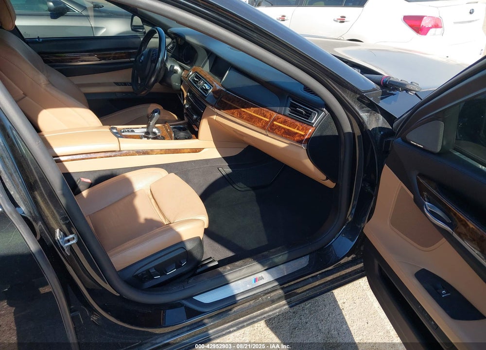 2015 BMW 7 SERIES VIN: WBAYE8C53FD781945