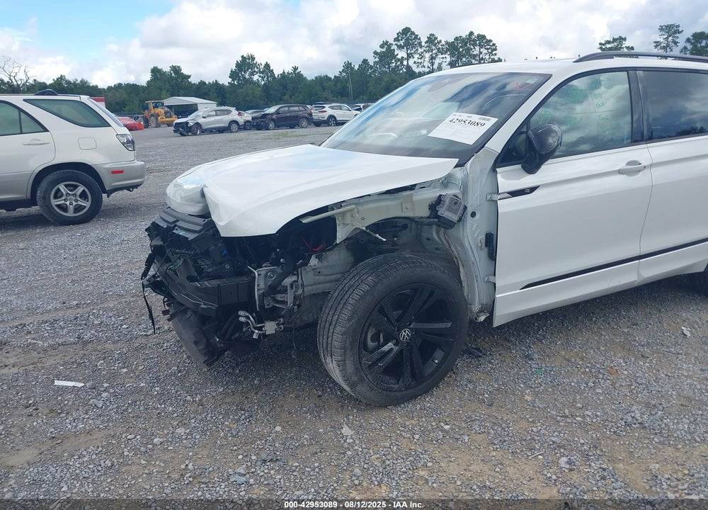 2024 VOLKSWAGEN TIGUAN VIN: 3VVCB7AX0RM098843