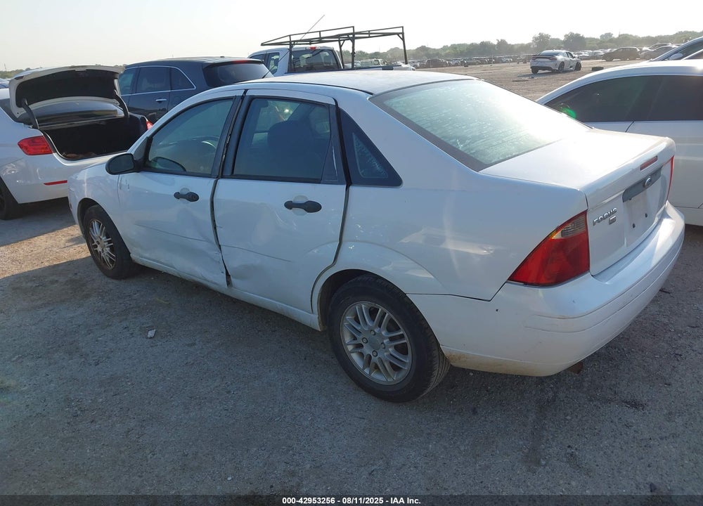 2007 FORD FOCUS VIN: 1FAFP34N77W245212