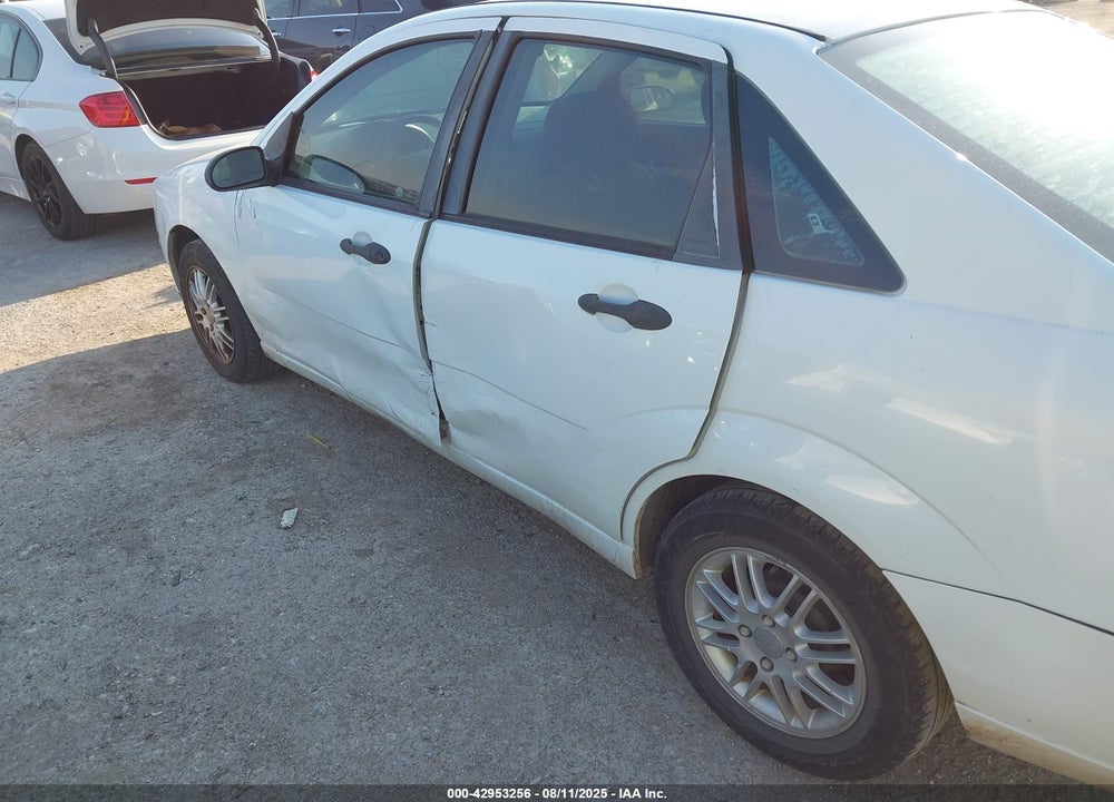 2007 FORD FOCUS VIN: 1FAFP34N77W245212