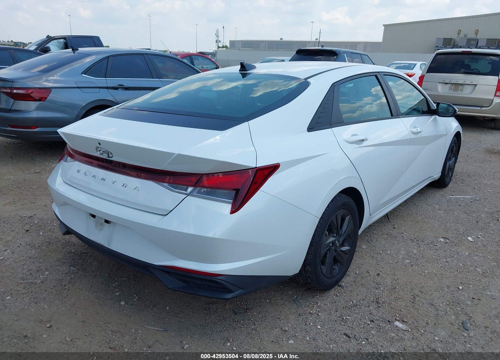 2022 HYUNDAI ELANTRA VIN: 5NPLM4AG6NH085361