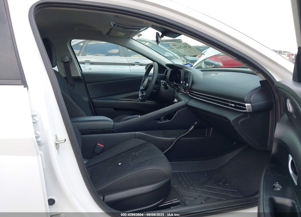 2022 HYUNDAI ELANTRA VIN: 5NPLM4AG6NH085361