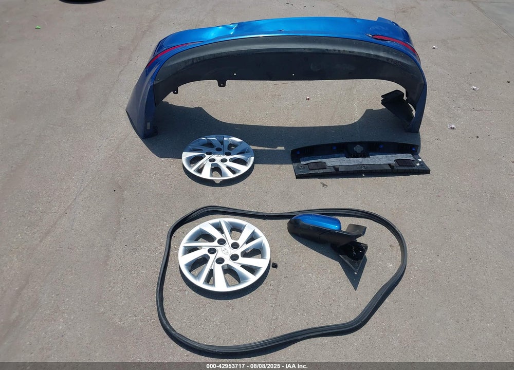 2017 HYUNDAI ELANTRA VIN: KMHD74LF9HU315822