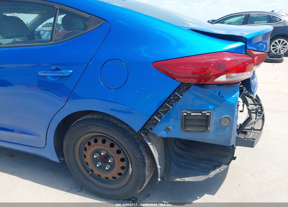 2017 HYUNDAI ELANTRA VIN: KMHD74LF9HU315822