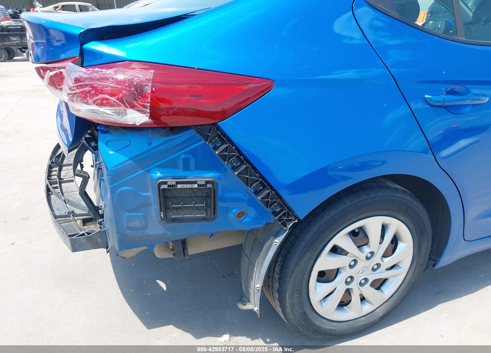 2017 HYUNDAI ELANTRA VIN: KMHD74LF9HU315822