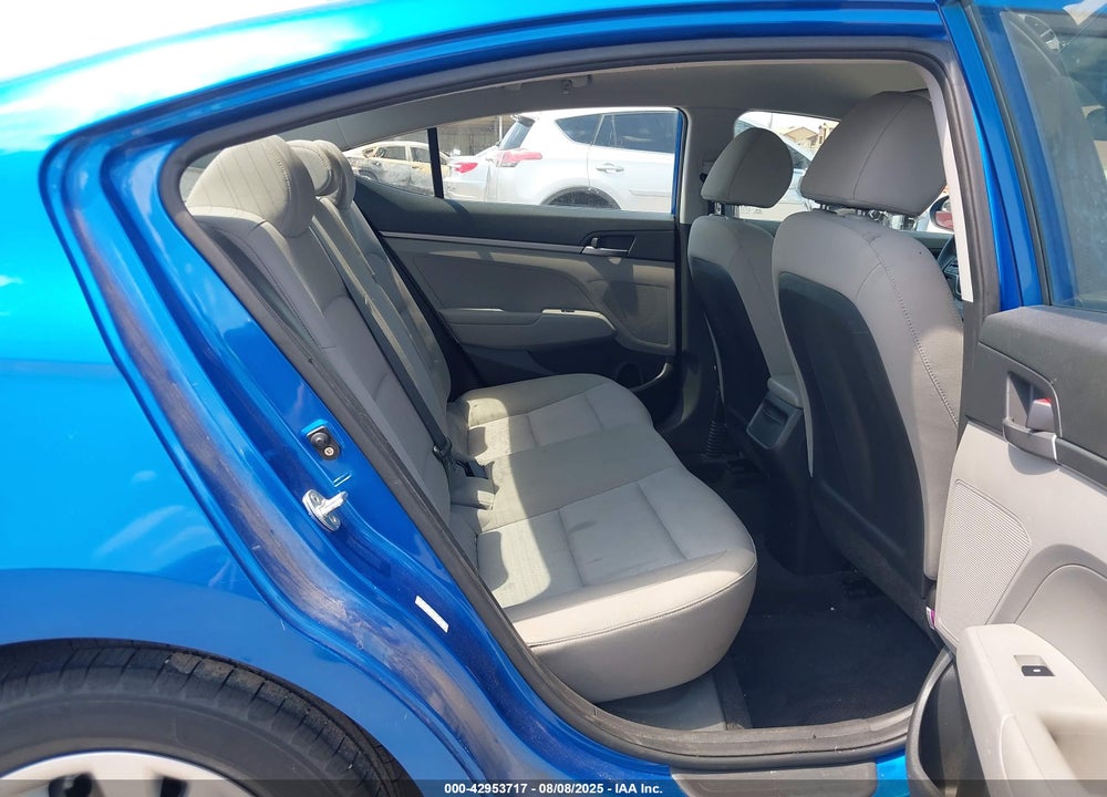 2017 HYUNDAI ELANTRA VIN: KMHD74LF9HU315822
