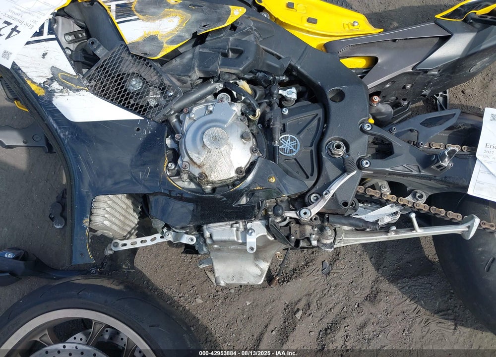 2017 YAMAHA YZFR1M VIN: JYARN40E2HA000613