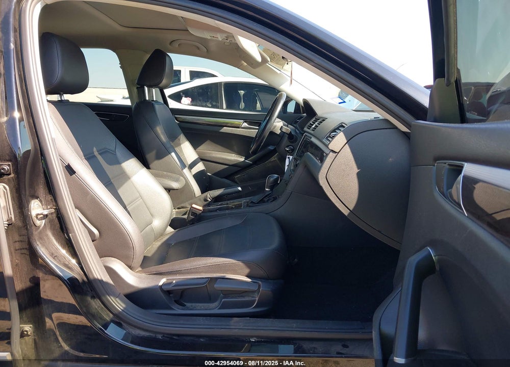 2016 VOLKSWAGEN PASSAT 1.8T SE VIN: 1VWBT7A34GC025717