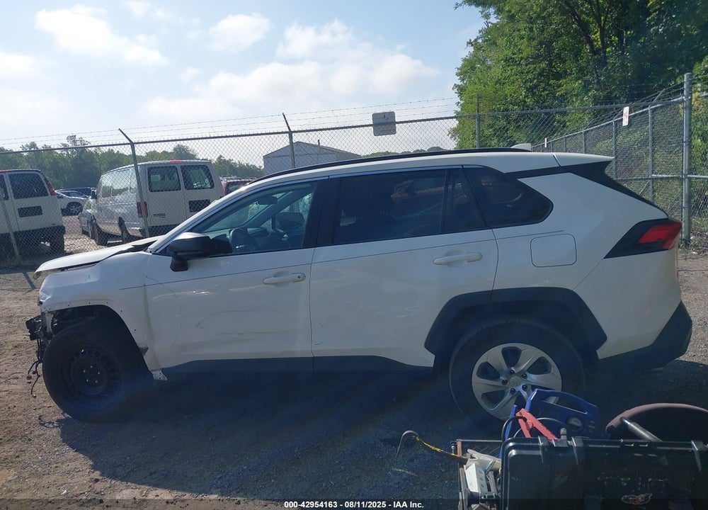 2021 TOYOTA RAV4 VIN: 2T3F1RFV4MC143082