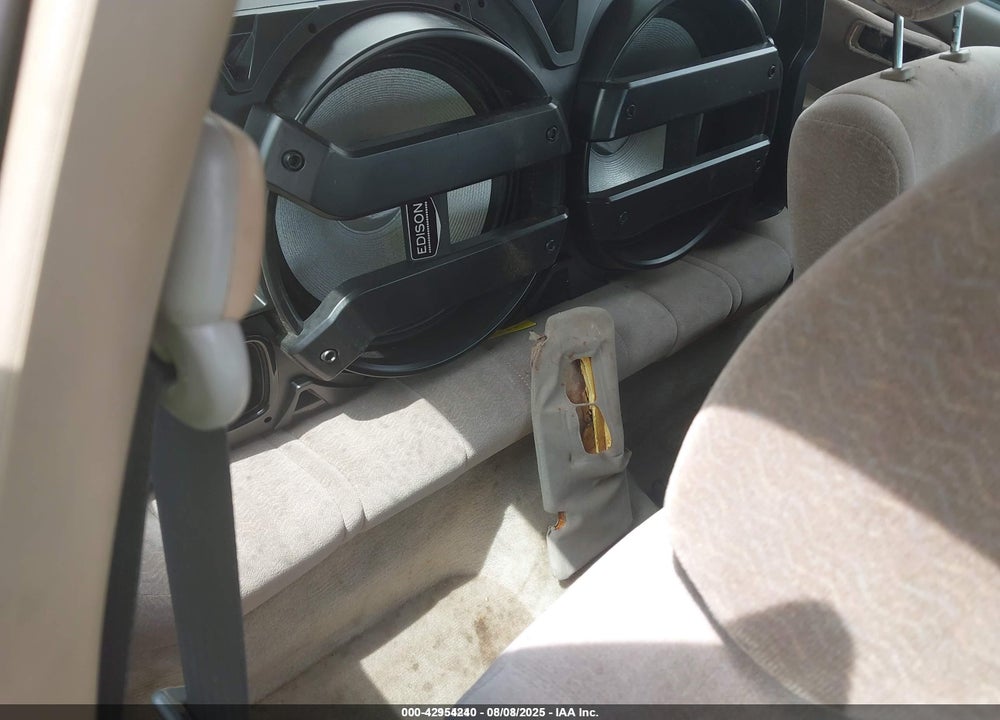 1998 TOYOTA CAMRY LE VIN: 4T1BG22KXWU189980