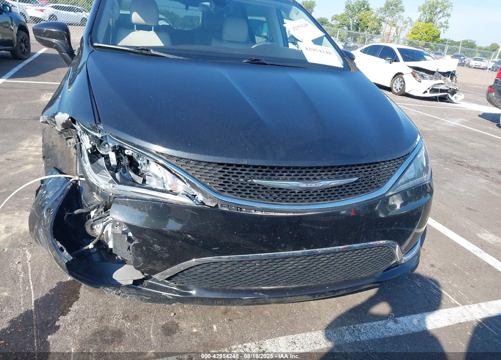 2018 CHRYSLER PACIFICA TOURING L VIN: 2C4RC1BG6JR130273