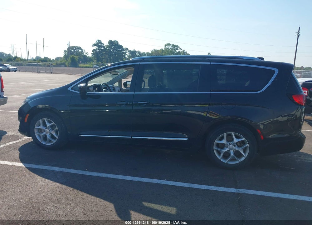 2018 CHRYSLER PACIFICA TOURING L VIN: 2C4RC1BG6JR130273