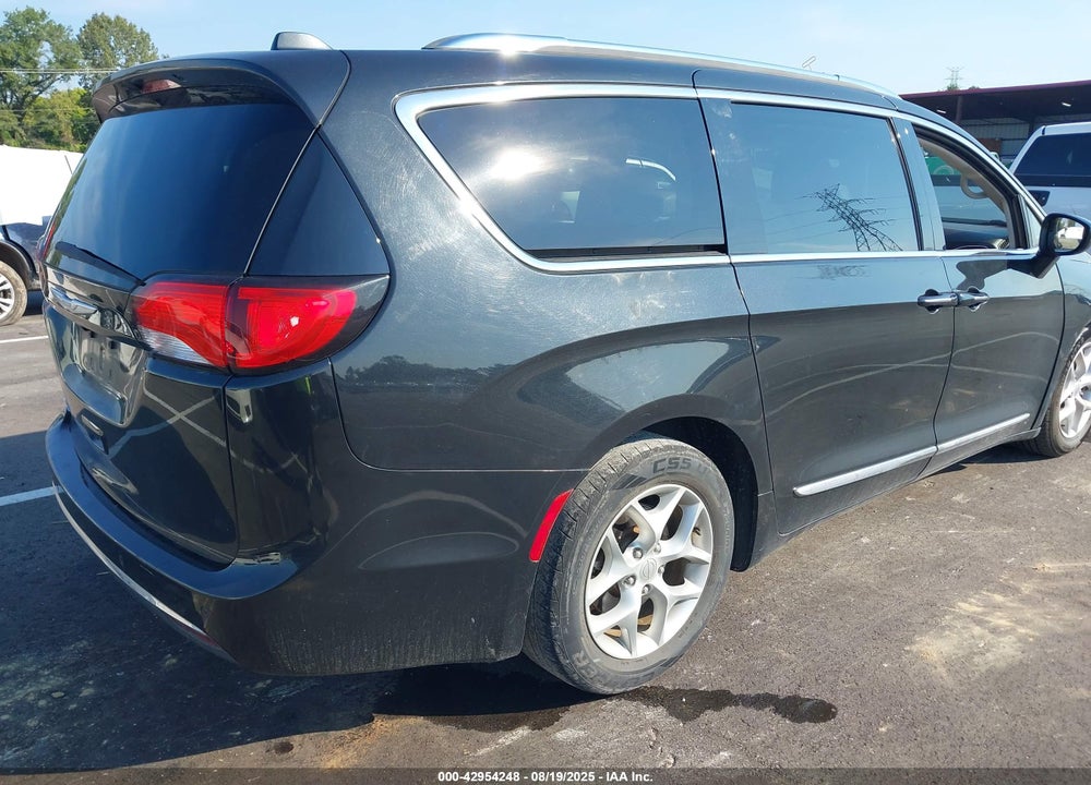 2018 CHRYSLER PACIFICA TOURING L VIN: 2C4RC1BG6JR130273