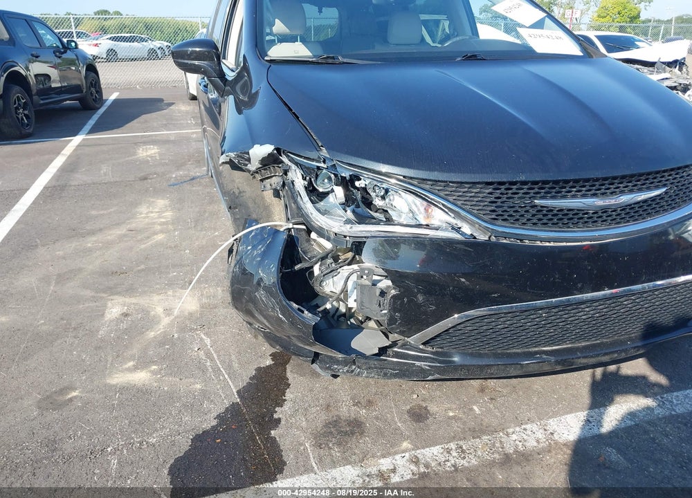 2018 CHRYSLER PACIFICA TOURING L VIN: 2C4RC1BG6JR130273