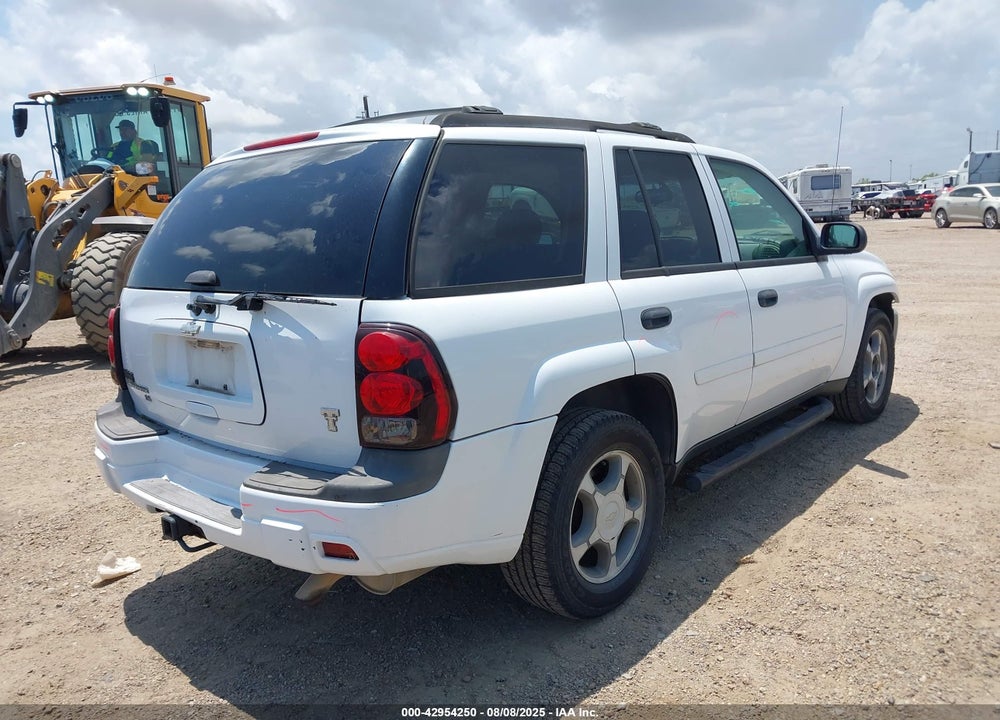 2006 CHEVROLET TRAILBLAZER LS VIN: 1GNDS13S962328696