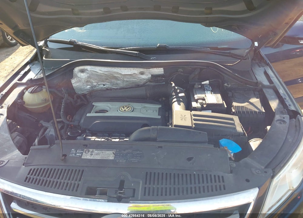 2011 VOLKSWAGEN TIGUAN VIN: WVGAV7AX3BW508906