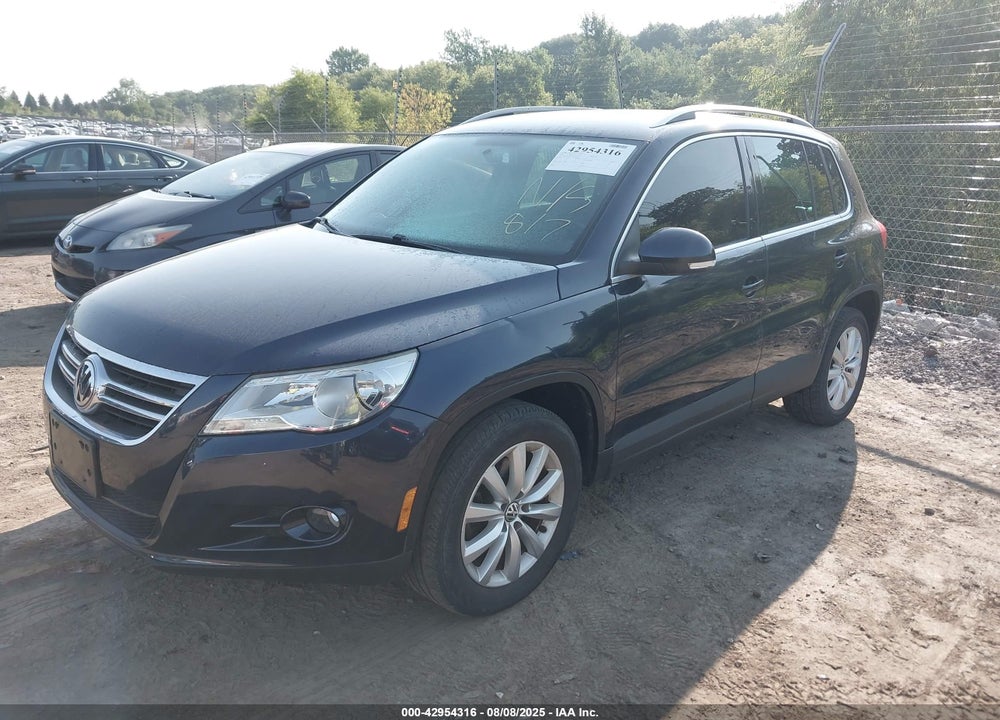 2011 VOLKSWAGEN TIGUAN VIN: WVGAV7AX3BW508906