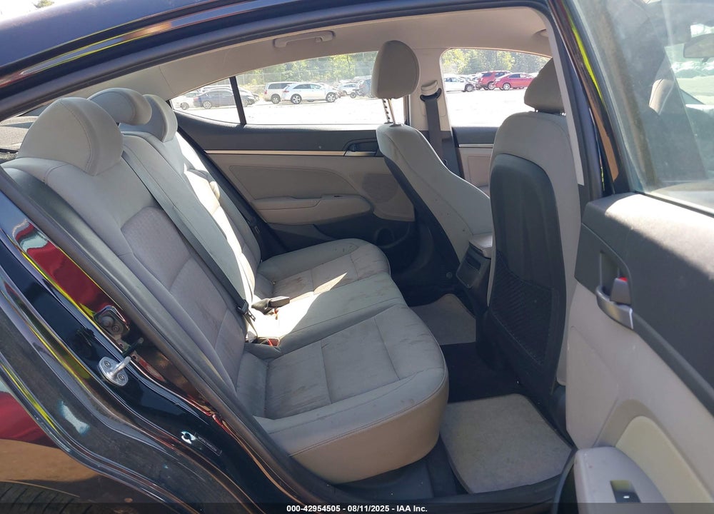 2017 HYUNDAI ELANTRA VIN: 5NPD84LF6HH052104