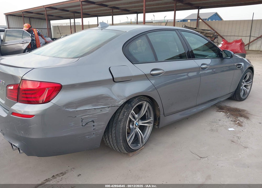 2013 BMW M5 VIN: WBSFV9C53DD096298
