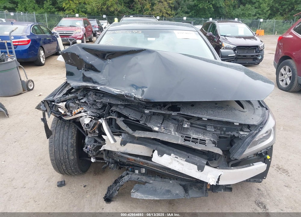 2016 HYUNDAI GENESIS VIN: KMHGN4JE4GU140861