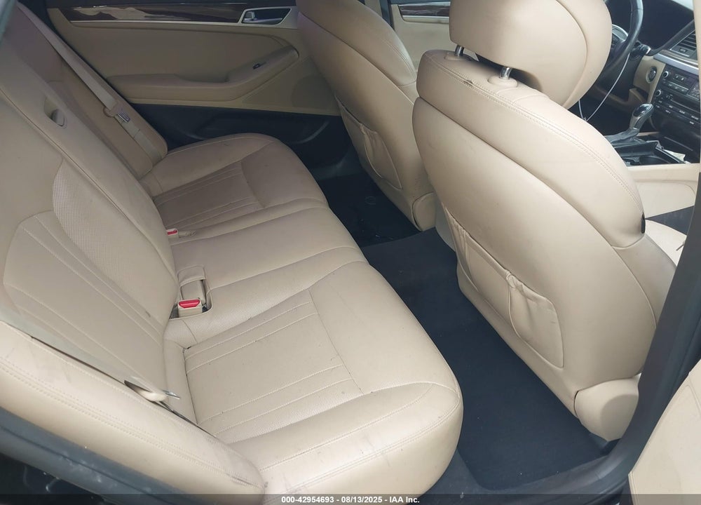 2016 HYUNDAI GENESIS VIN: KMHGN4JE4GU140861