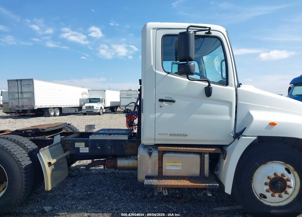 2010 HINO 338 VIN: 5PVNV8JT1A4S51571