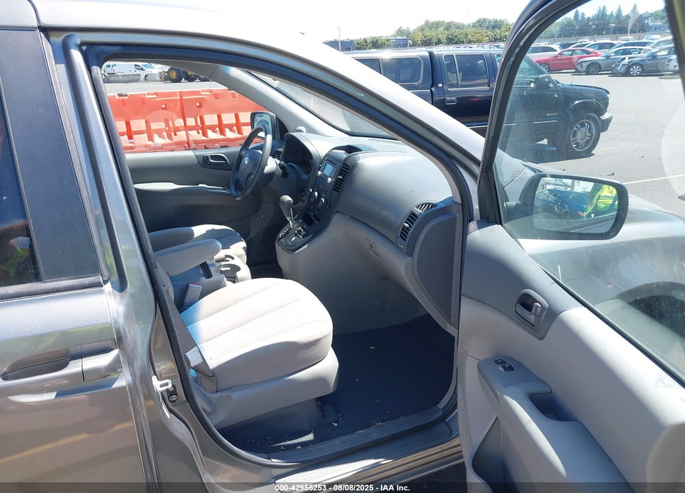2010 KIA SEDONA LX VIN: KNDMG4C39A6340305