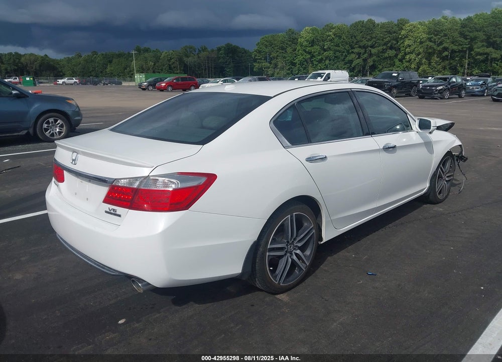 2015 HONDA ACCORD VIN: 1HGCR3F97FA037710