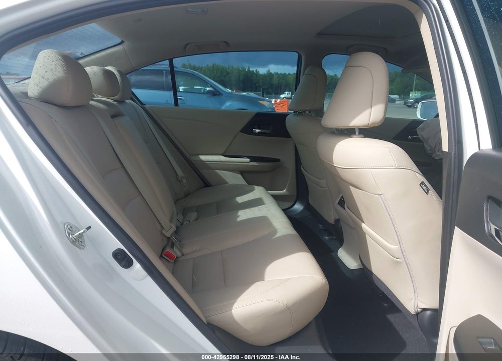 2015 HONDA ACCORD VIN: 1HGCR3F97FA037710