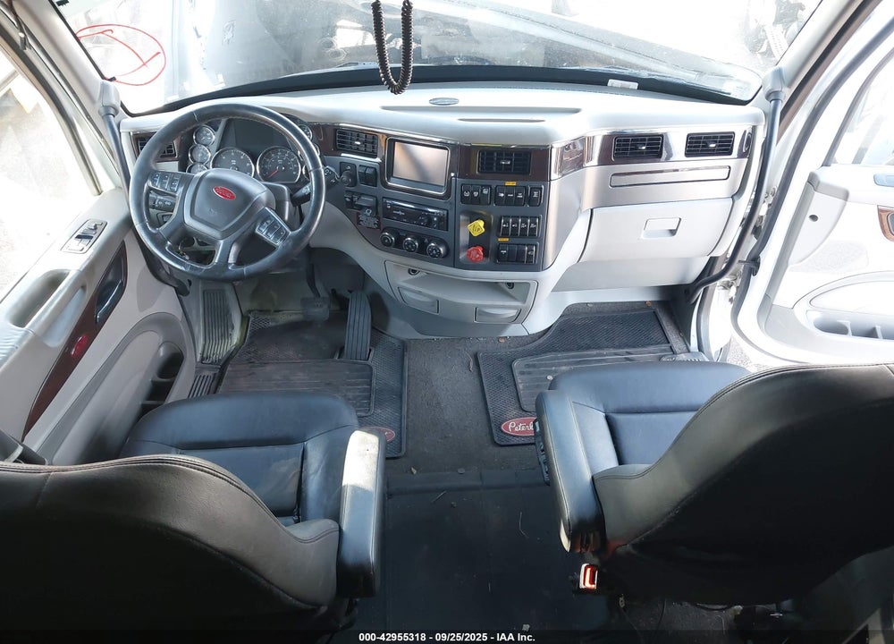2020 PETERBILT 579 VIN: 1XPBD49X4LD633522