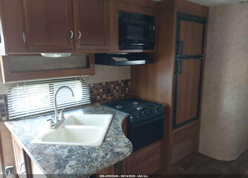 2015 FOREST RIVER AVENGER VIN: 5ZT2AVYB3FB906664