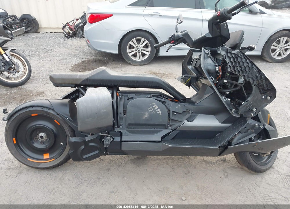 2022 BMW CE 04 VIN: WB10C5302N6F28871