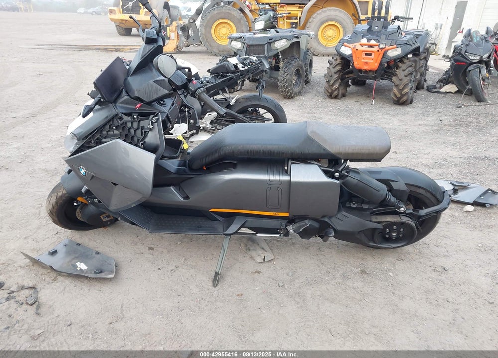 2022 BMW CE 04 VIN: WB10C5302N6F28871