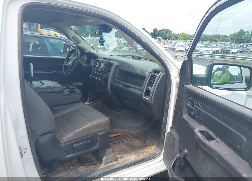 2018 RAM 1500 TRADESMAN 4X2 8' BOX VIN: 3C6JR6DG2JG194510