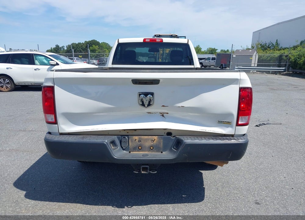 2018 RAM 1500 TRADESMAN 4X2 8' BOX VIN: 3C6JR6DG2JG194510