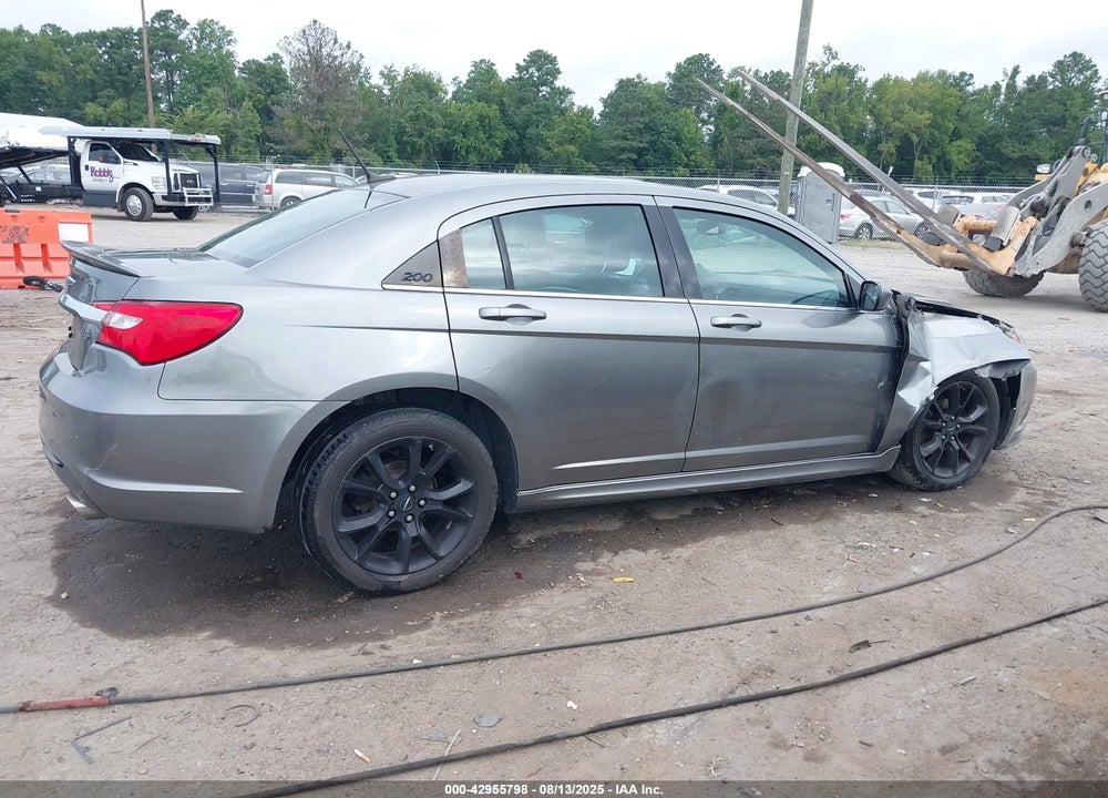 2013 CHRYSLER 200 LIMITED VIN: 1C3CCBCG3DN719586