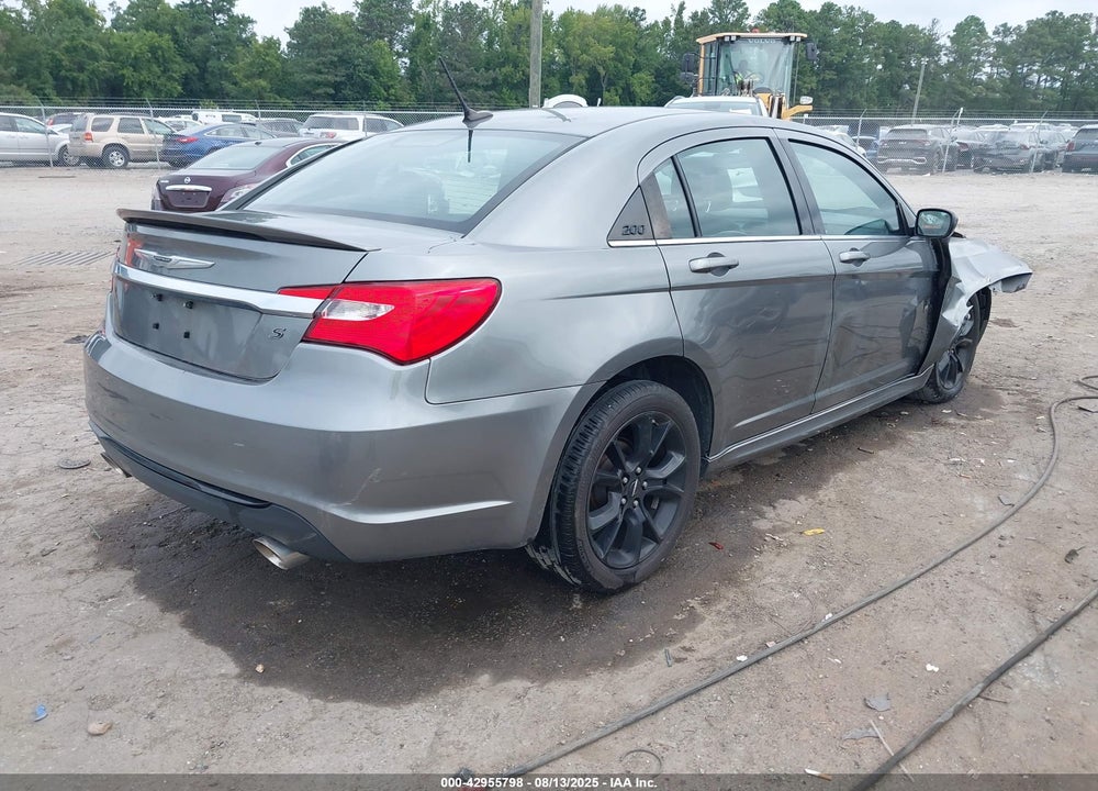 2013 CHRYSLER 200 LIMITED VIN: 1C3CCBCG3DN719586