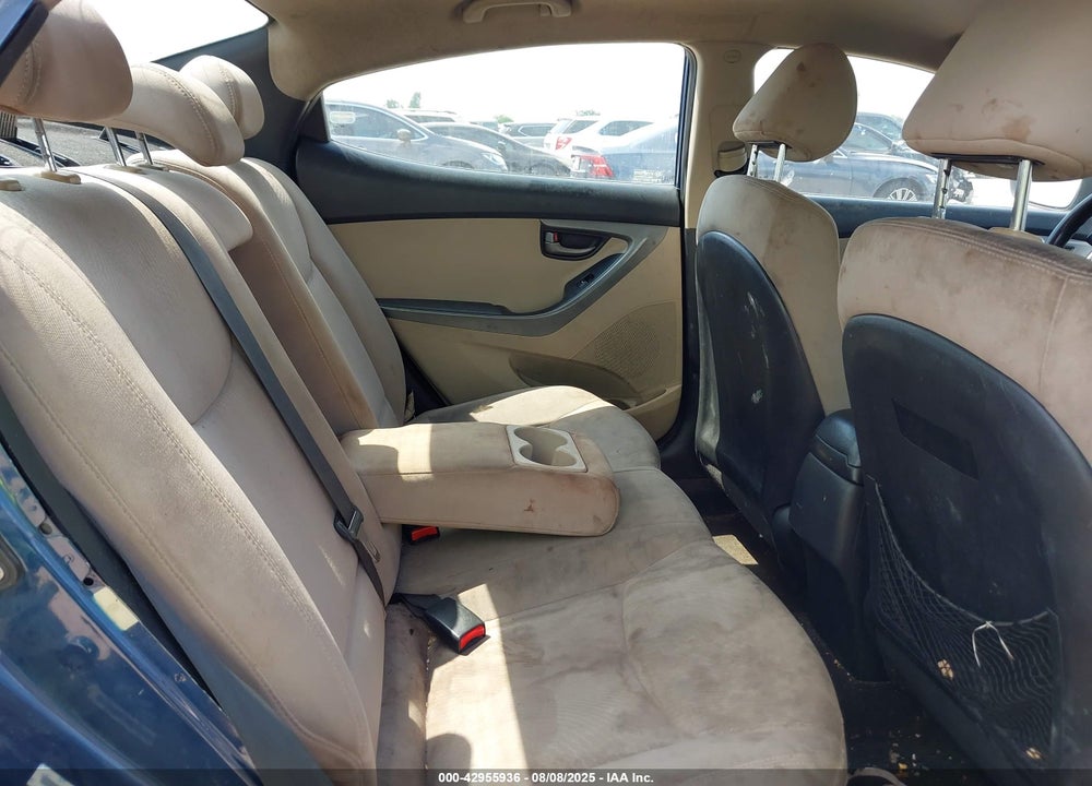 2015 HYUNDAI ELANTRA VIN: KMHDH4AE1FU250386