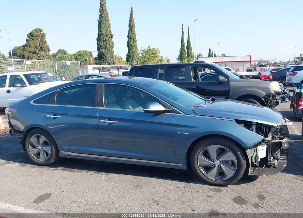 2016 HYUNDAI SONATA HYBRID VIN: KMHE34L11GA033582