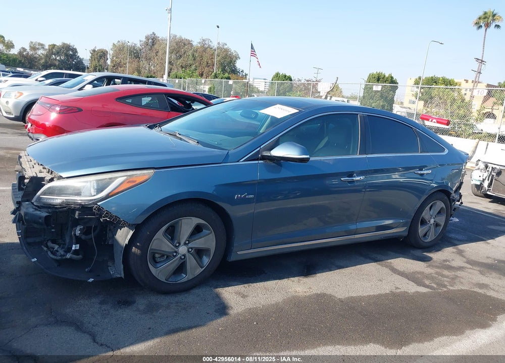 2016 HYUNDAI SONATA HYBRID VIN: KMHE34L11GA033582
